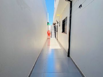 Lateral