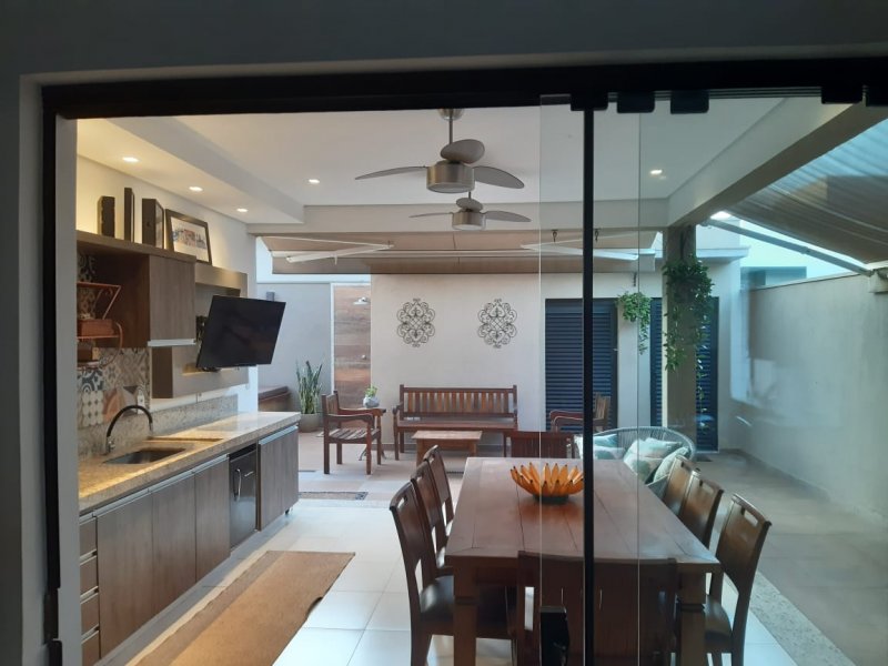 Casa em Condomínio - Ribeirão Preto, SP no bairro Quinta da Primavera