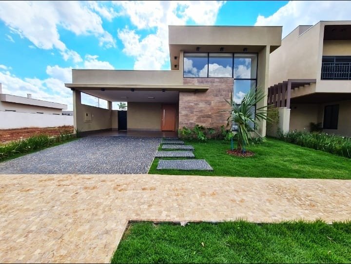 Casa em Condomínio - Ribeirão Preto, SP no bairro Vila do Golf