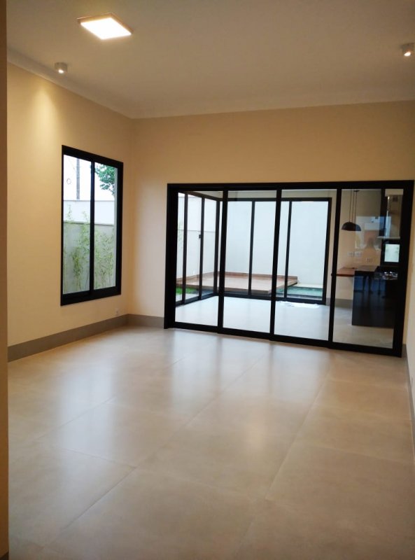 Casa em Condomínio - Ribeirão Preto, SP no bairro Vila do Golf — foto 4